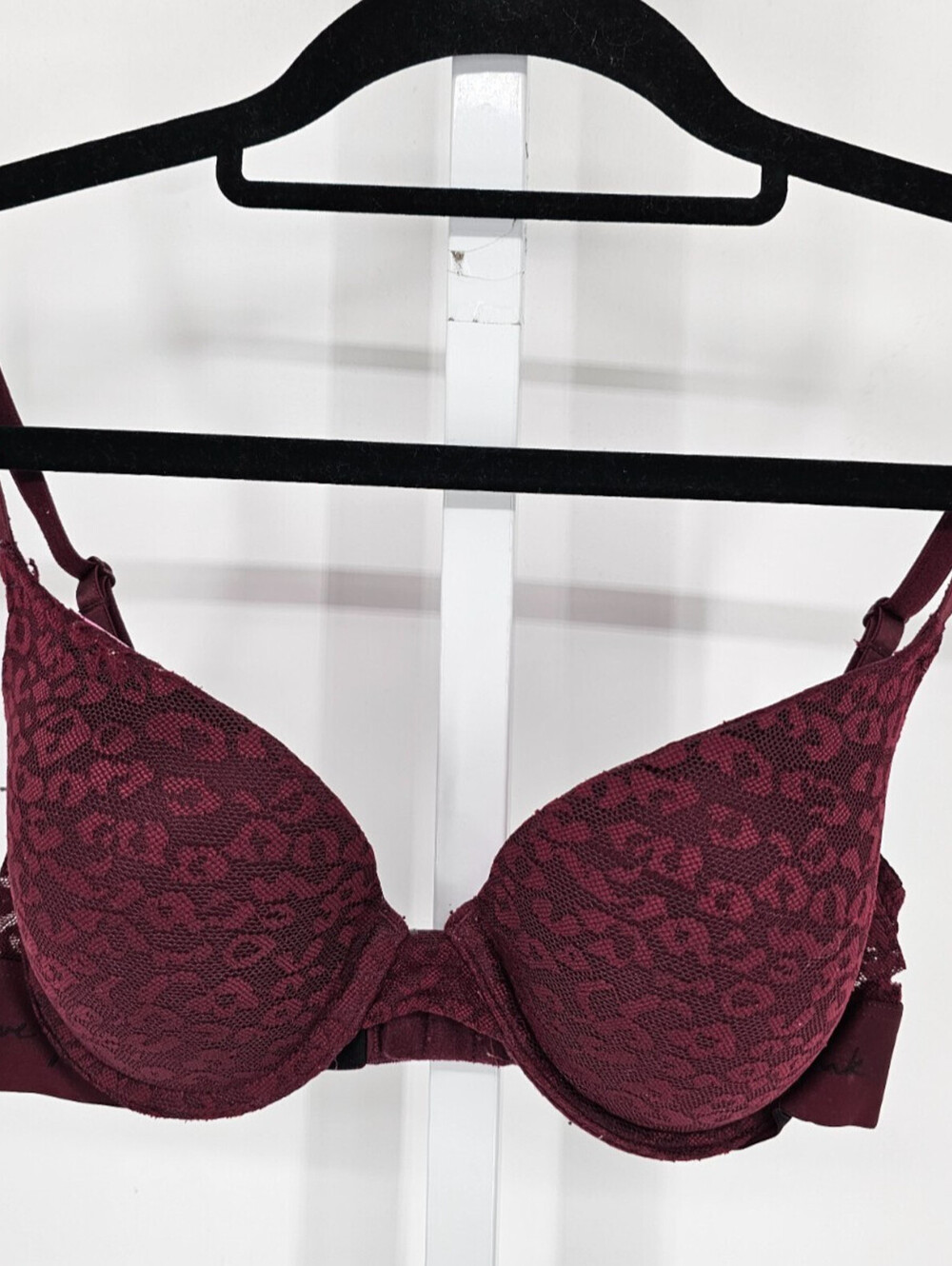 Pink by Victorias Secret Sz 34B T Shirt Bra Dark Red Leopard Lace